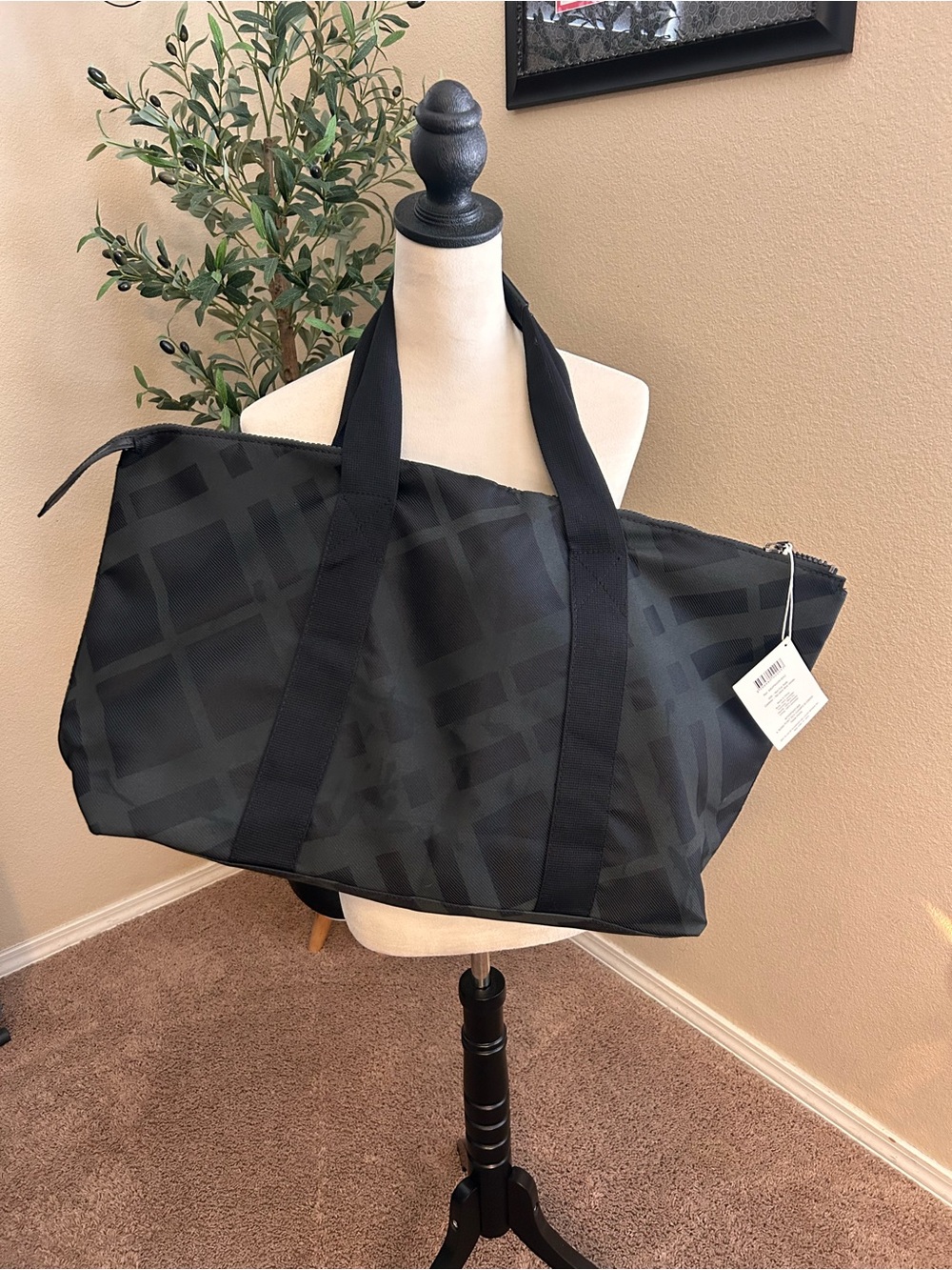 Burberry Fragrance Bag Black Plaid Reversible Weekend XL Tote New - Picture 2 of 9